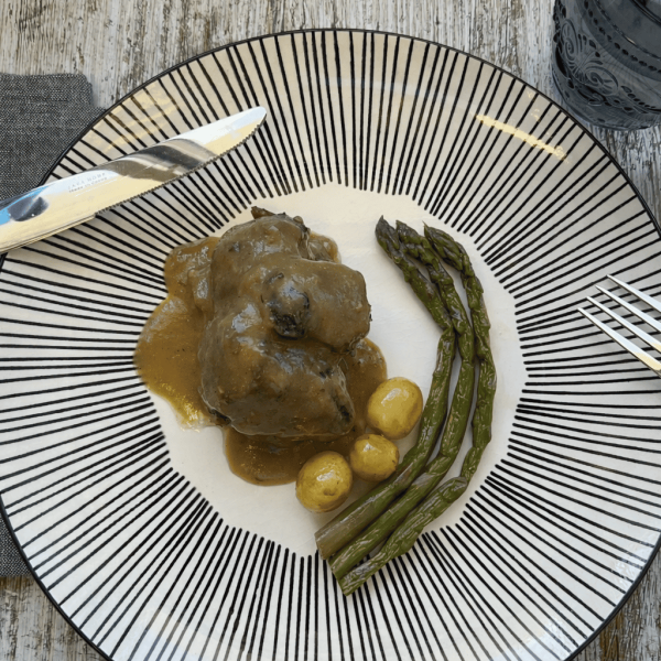 jarrete-de-ternera-con-triguero-y-patatas-baby-1